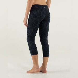 Lululemon Wunder Under Yoga Zinfandel Floral Stripe Leggings RARE